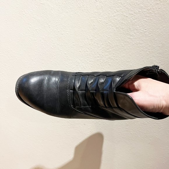 Warm Stylish Lined Winter Boots - Size 8.5 - Naturalizer - Picture 9 of 14